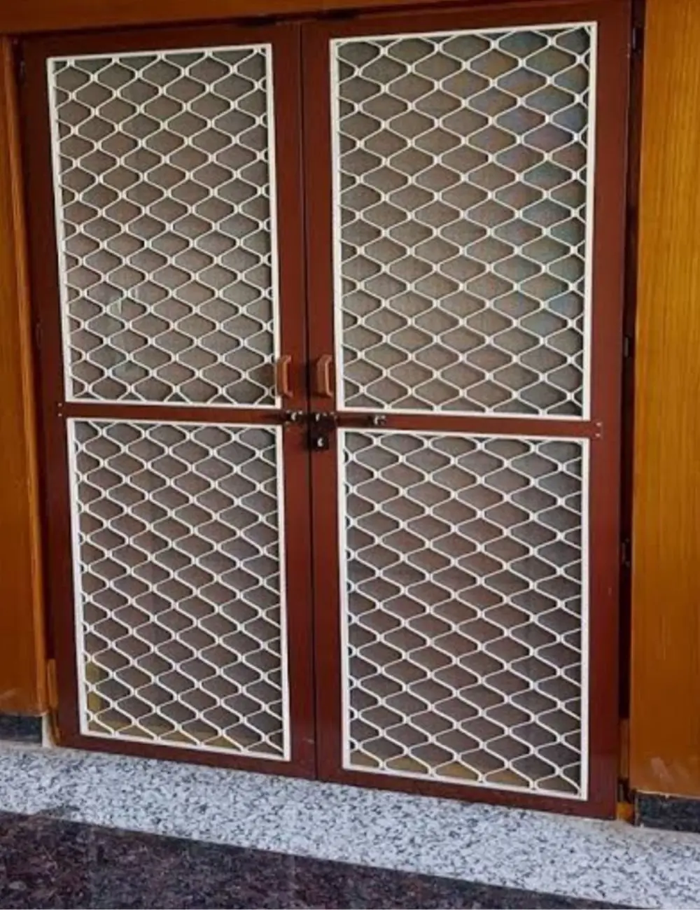 Double Door 2 Inch Frame Grill + Mess